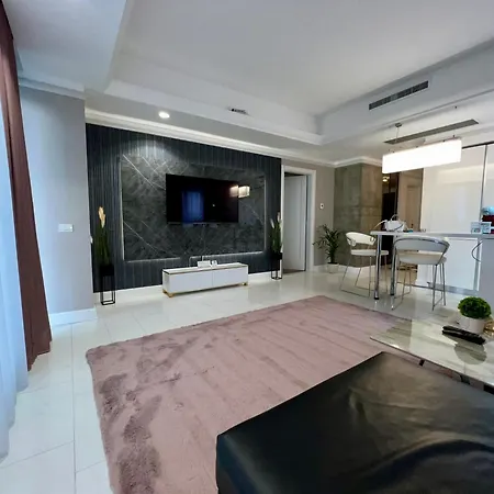 Clb Sea View Апартаменти *